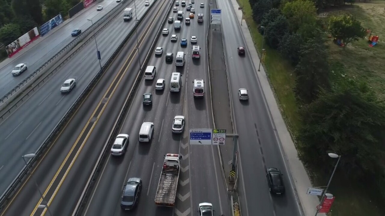 (Özel) Ambulansların trafikteki yol çilesi