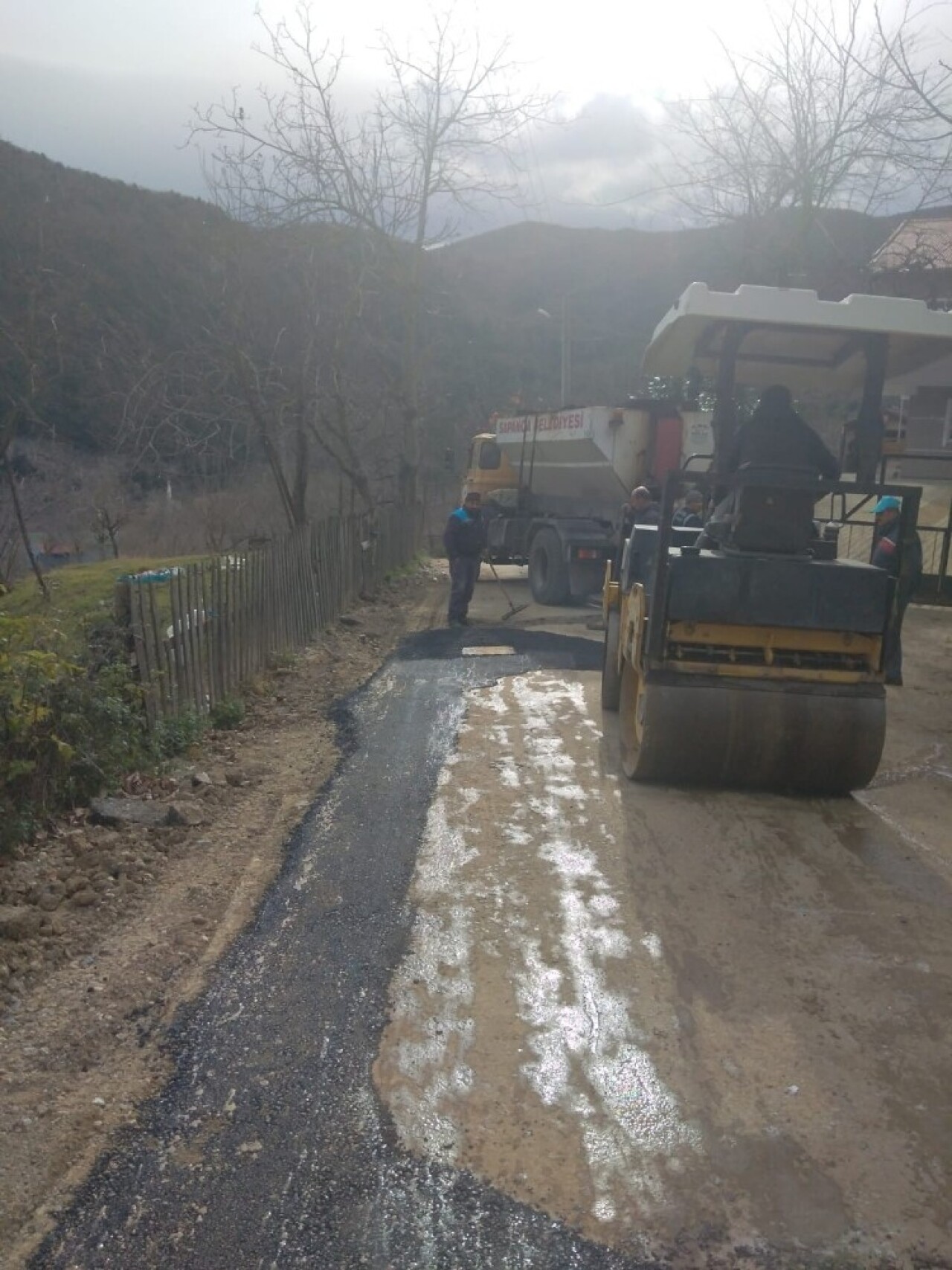 Sapanca’da doğalgaz ve asfalt çalışmaları sürüyor