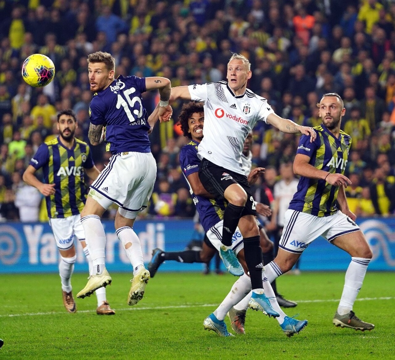 Süper Lig: Fenerbahçe: 3 - Beşiktaş: 1 (Maç sonucu)