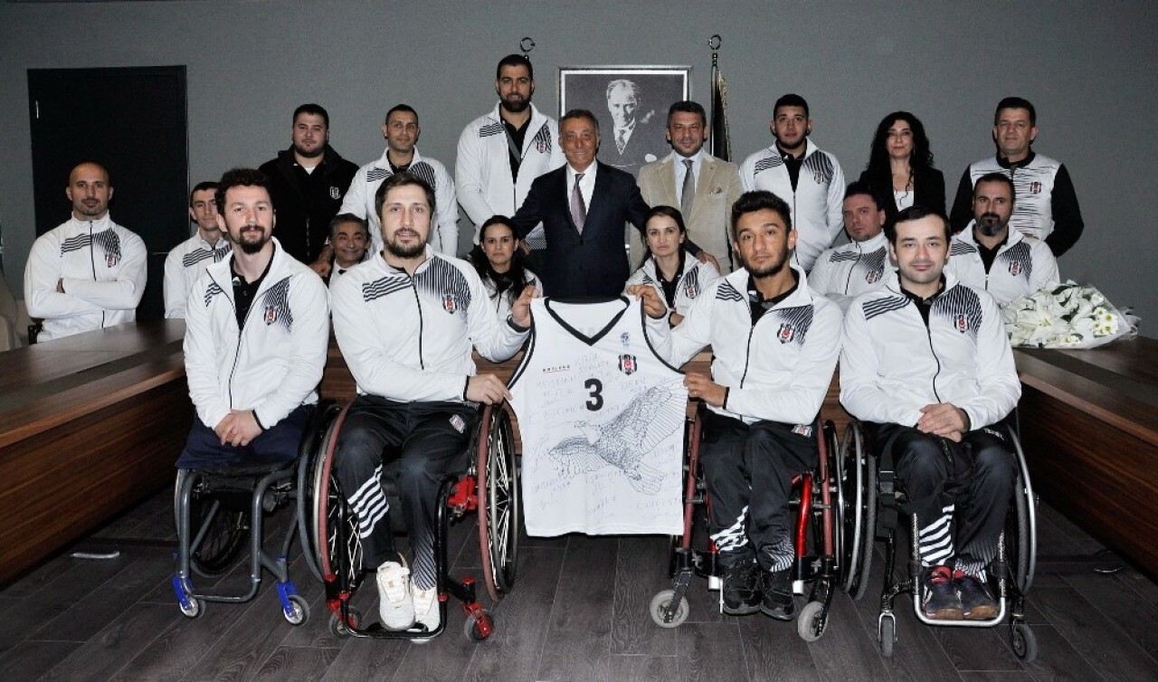 Tekerlekli Sandalye Basketbol Takımı’ndan Ahmet Nur Çebi’ye ziyaret