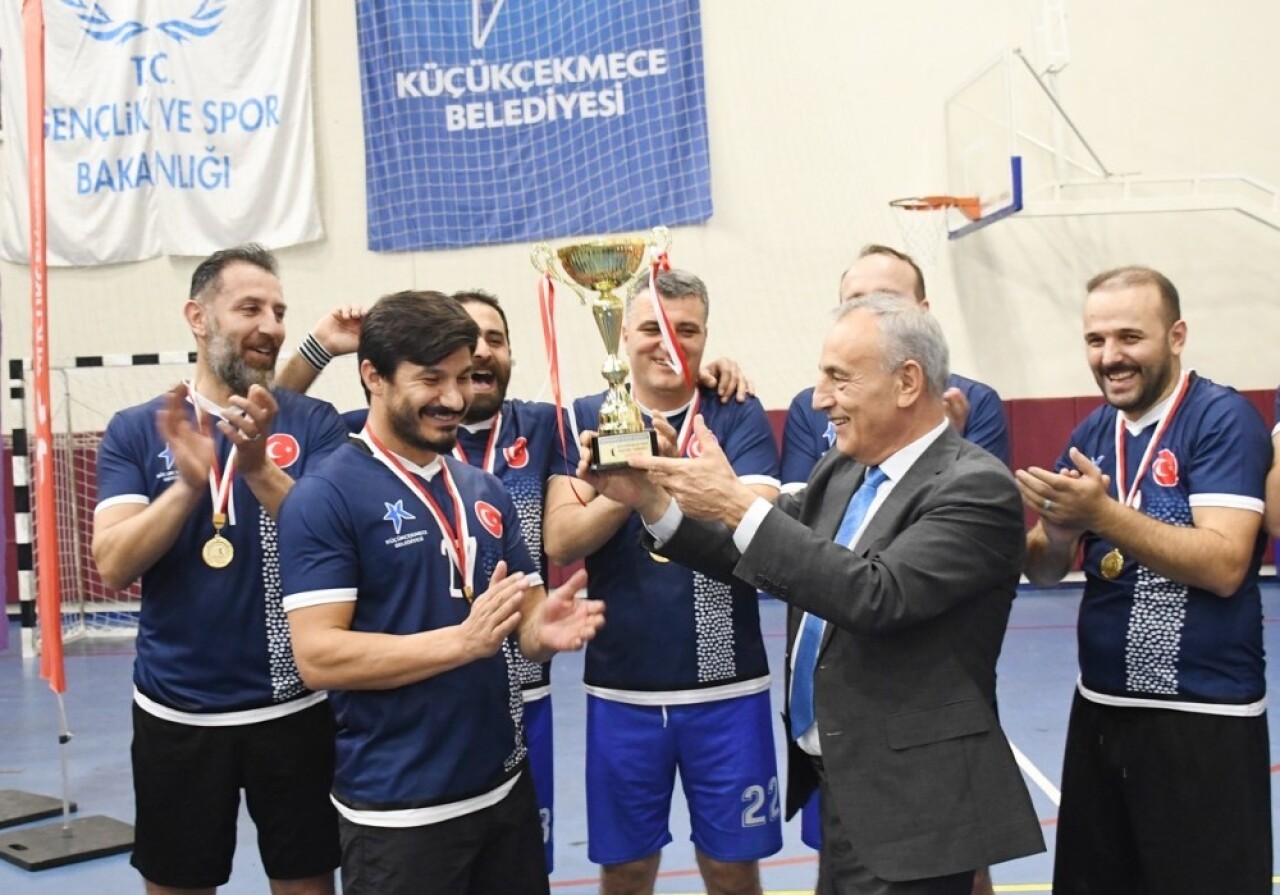 Voleybol turnuvası şampiyonu belli oldu