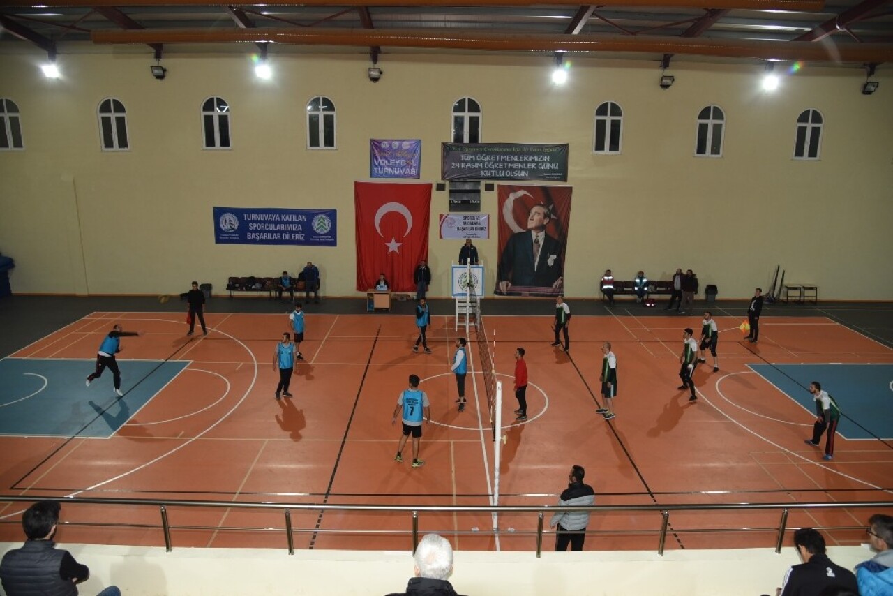 Voleybol Turnuvasında Şampiyon Dursunbey MTAL  Oldu