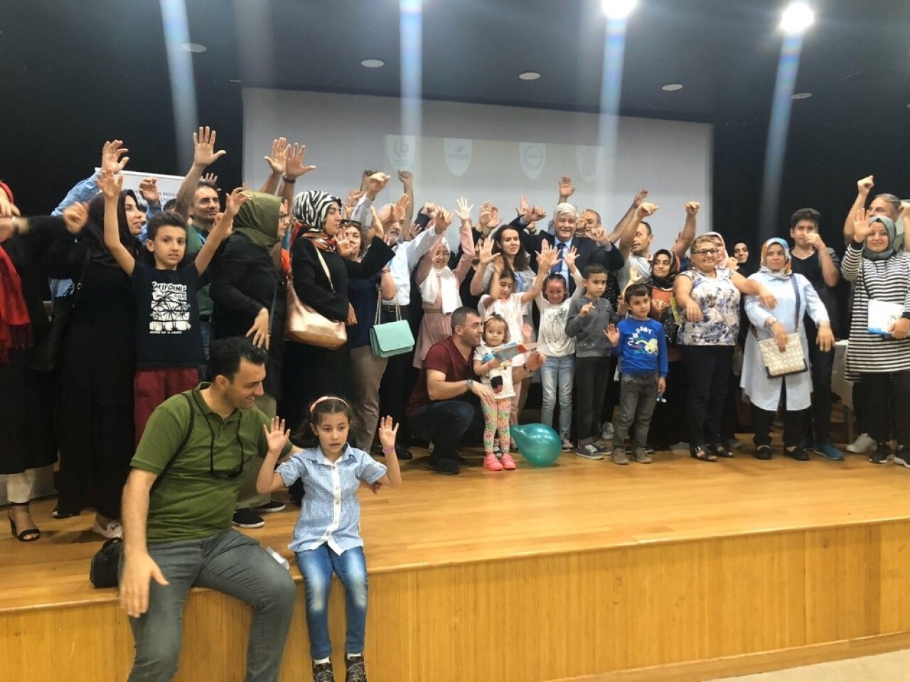 Yeşil sahaların yıldızlarından lösemili çocuklar için iki ton iyilik