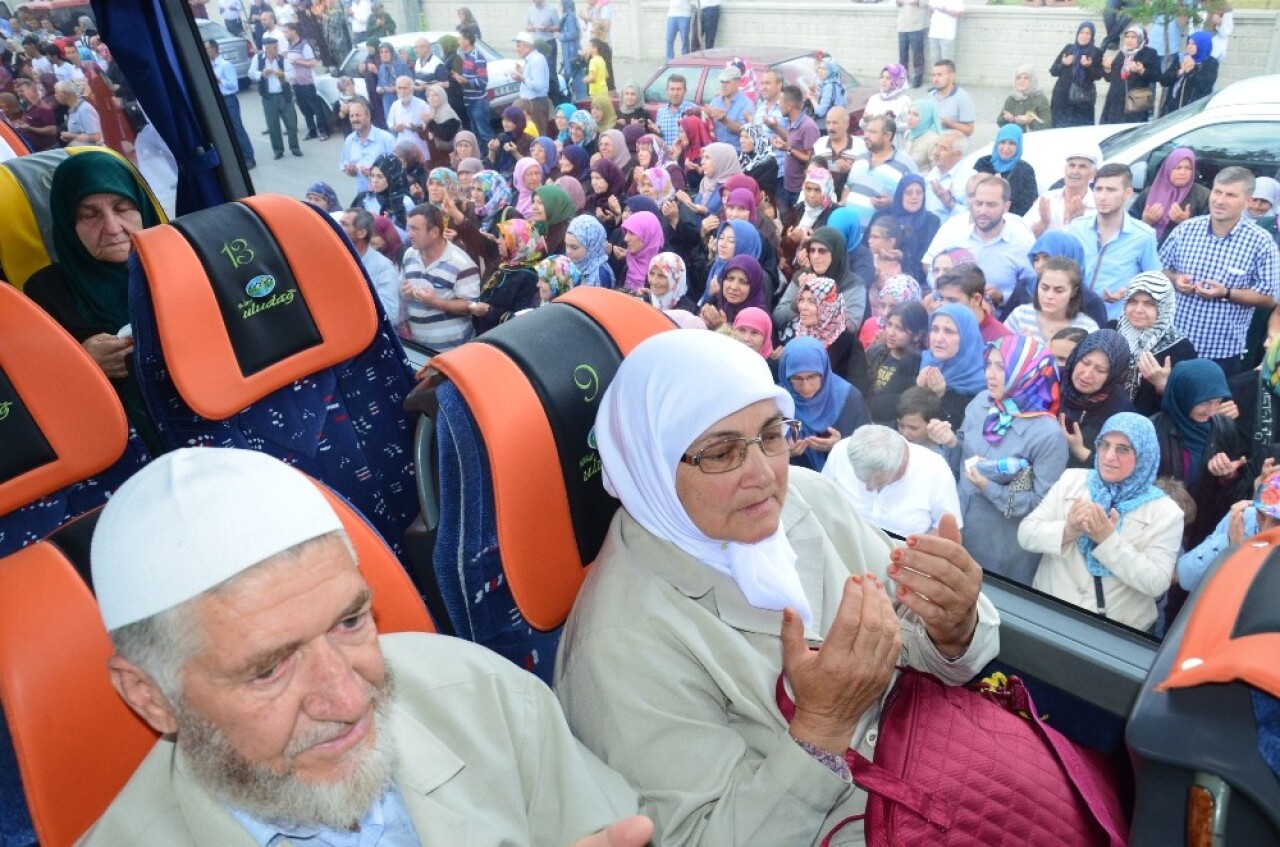 Balıkesirli Hacı adaylarının kura sevinci