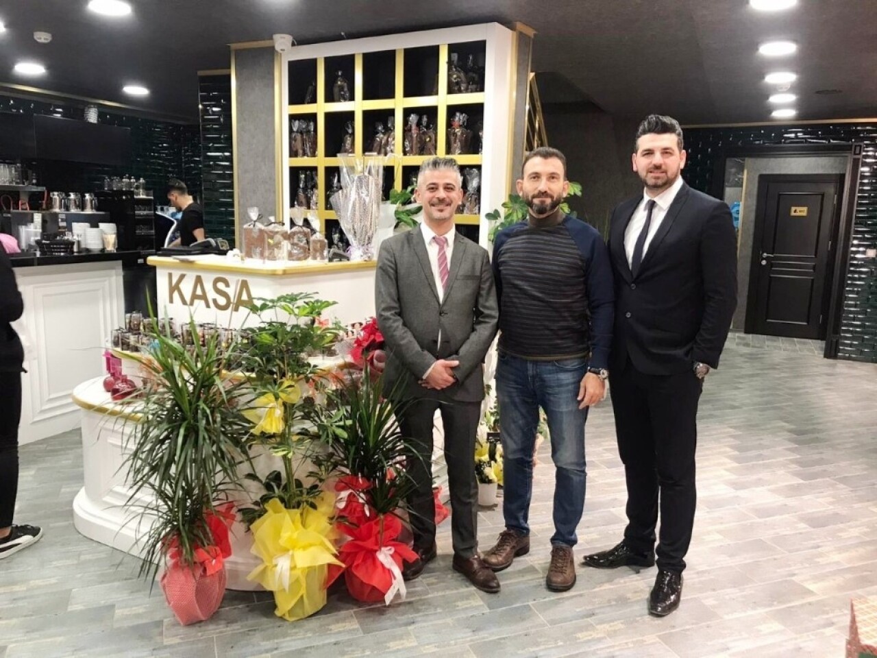 Burhaniye’de üniversiteliler çikolata yapımını öğrenecek