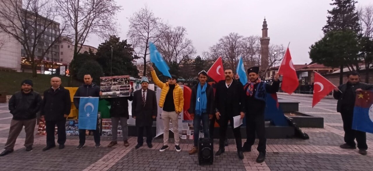 Bursa’da Çin’in Doğu Türkistan politikaları protesto edildi