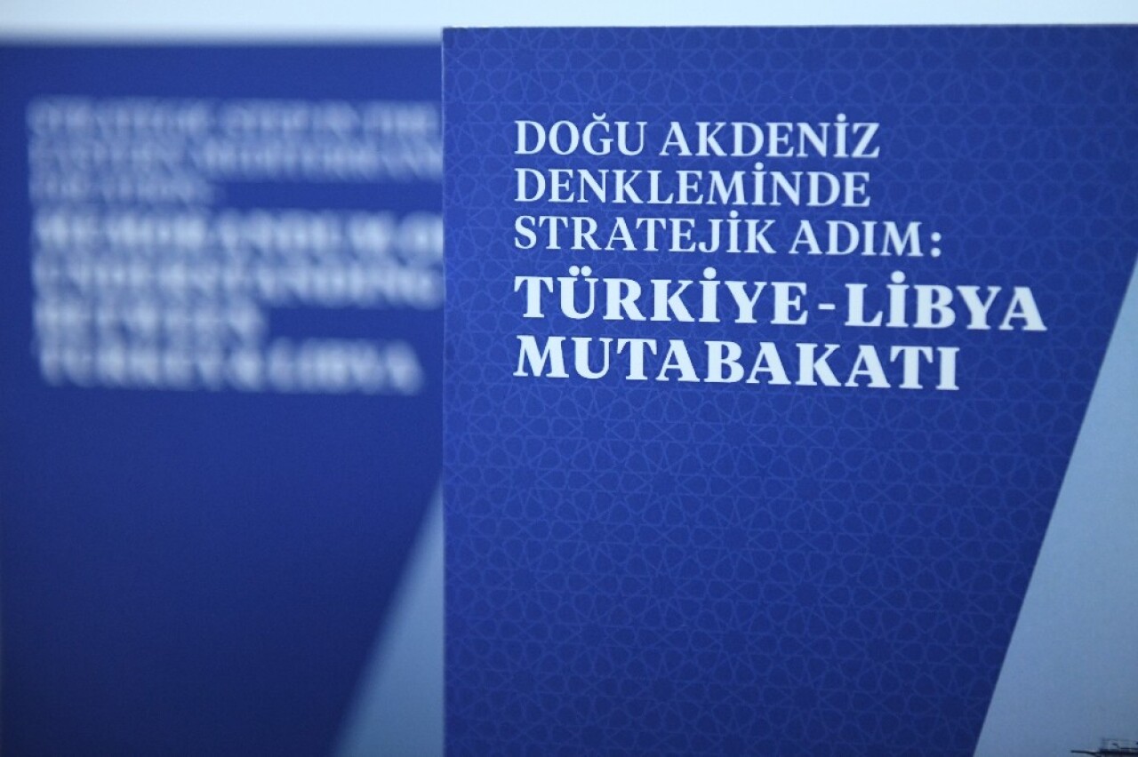 Cumhurbaşkanı Erdoğan’dan Putin’e "Türkiye-Libya mutabakatı" kitabı