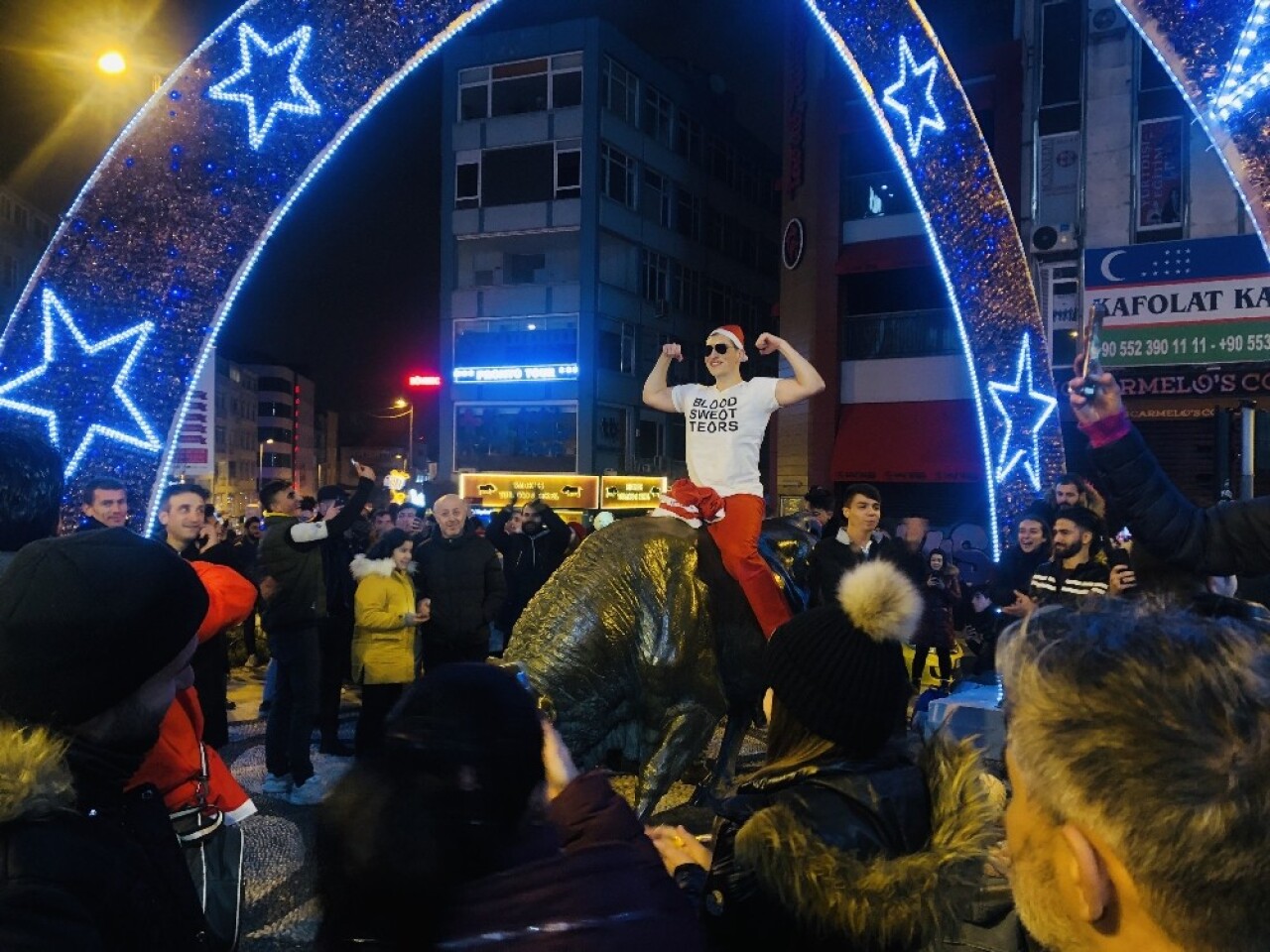 Kadıköy’de yeni yıla şınav çekerek girdiler