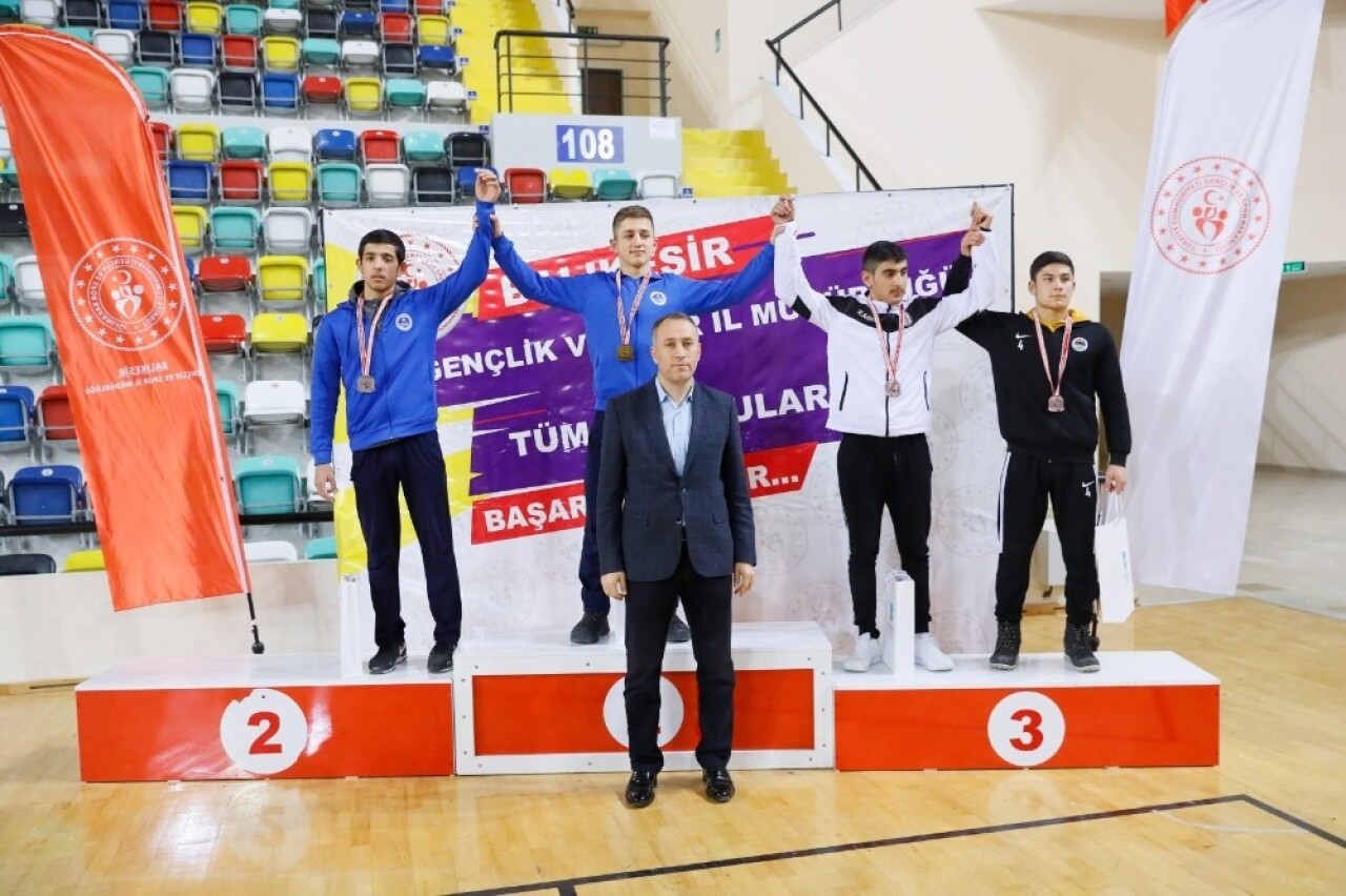 Kağıtsporlu güreşçiler Türkiye Şampiyonası’nda yerini aldı