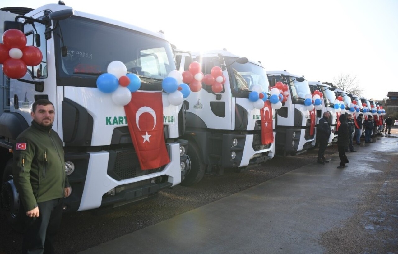 Kartepe Belediyesi’nin 11 yeni aracı hizmete başladı