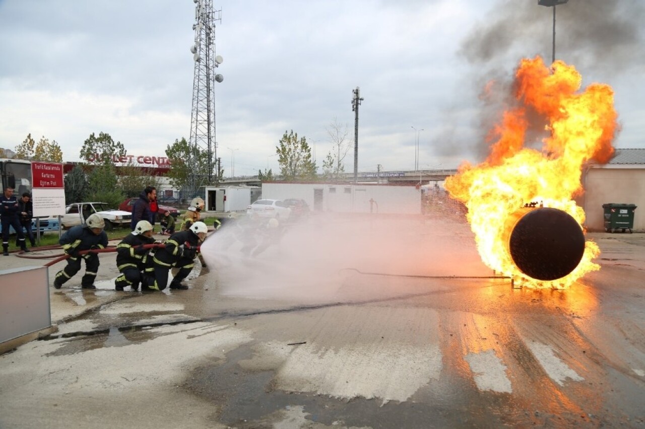 Kocaeli’de 15 bin kişi yangınla mücadele tekniklerini öğrendi