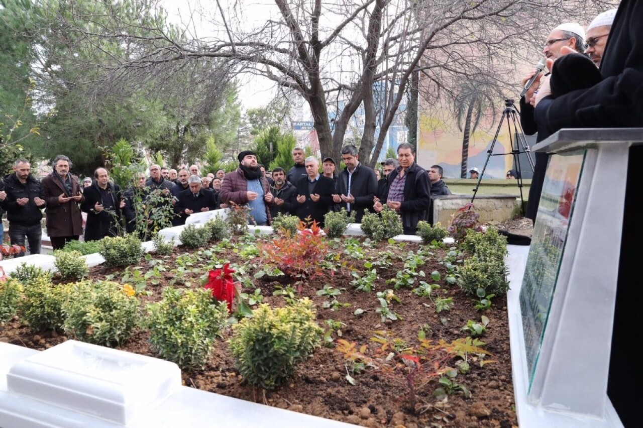 Şehit asker Mahmut Mücahit Ülgen, mezarının başında dualarla anıldı