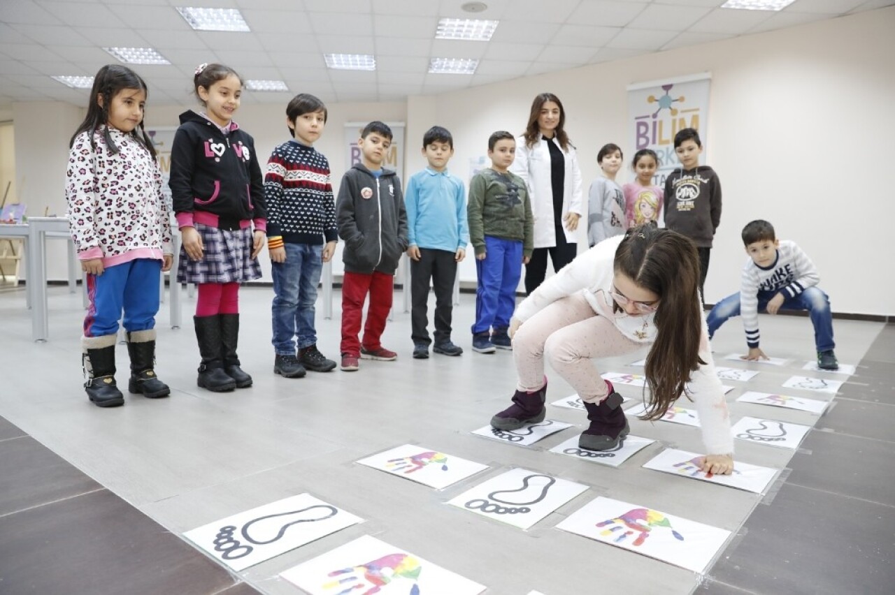 Sultangazili çocuklar deyim ve sözcükleri resme döktü