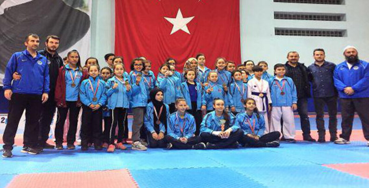 Lig tescil edildi, Kağıtspor Karate şampiyon