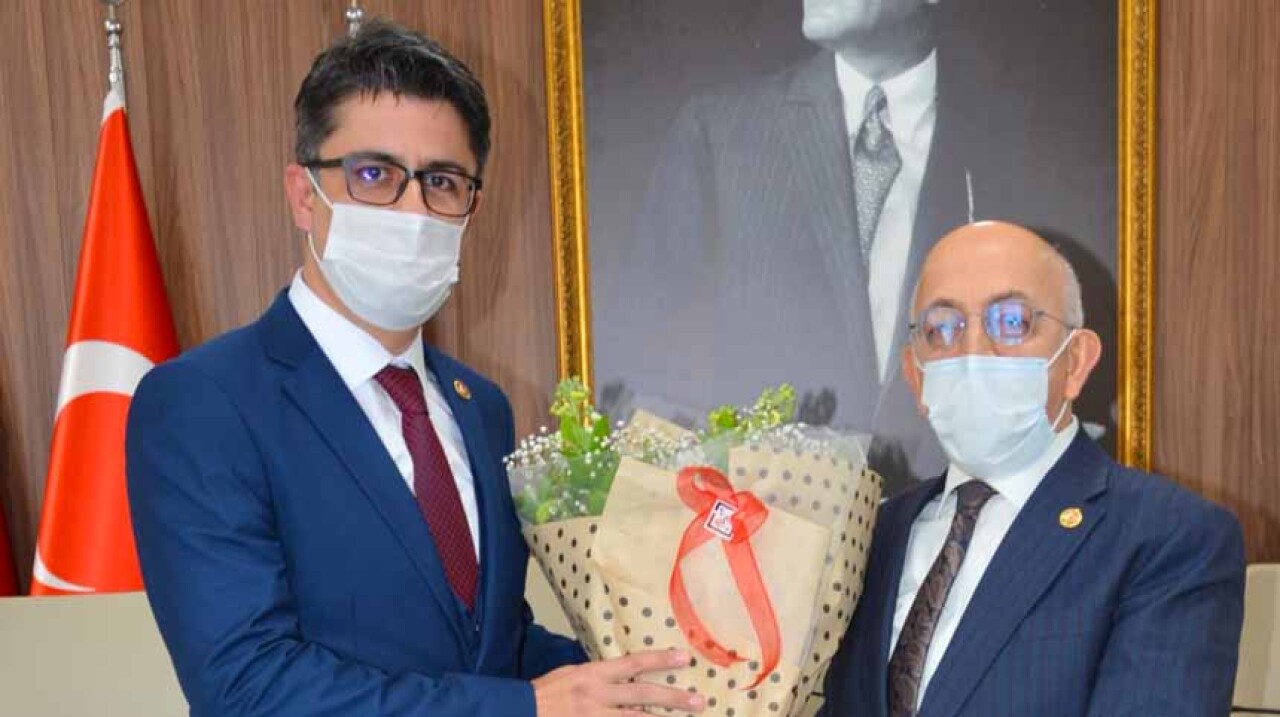 Sami Yılmaz görevi Doç. Dr. R. Cüneyt Erenoğlu’na devretti