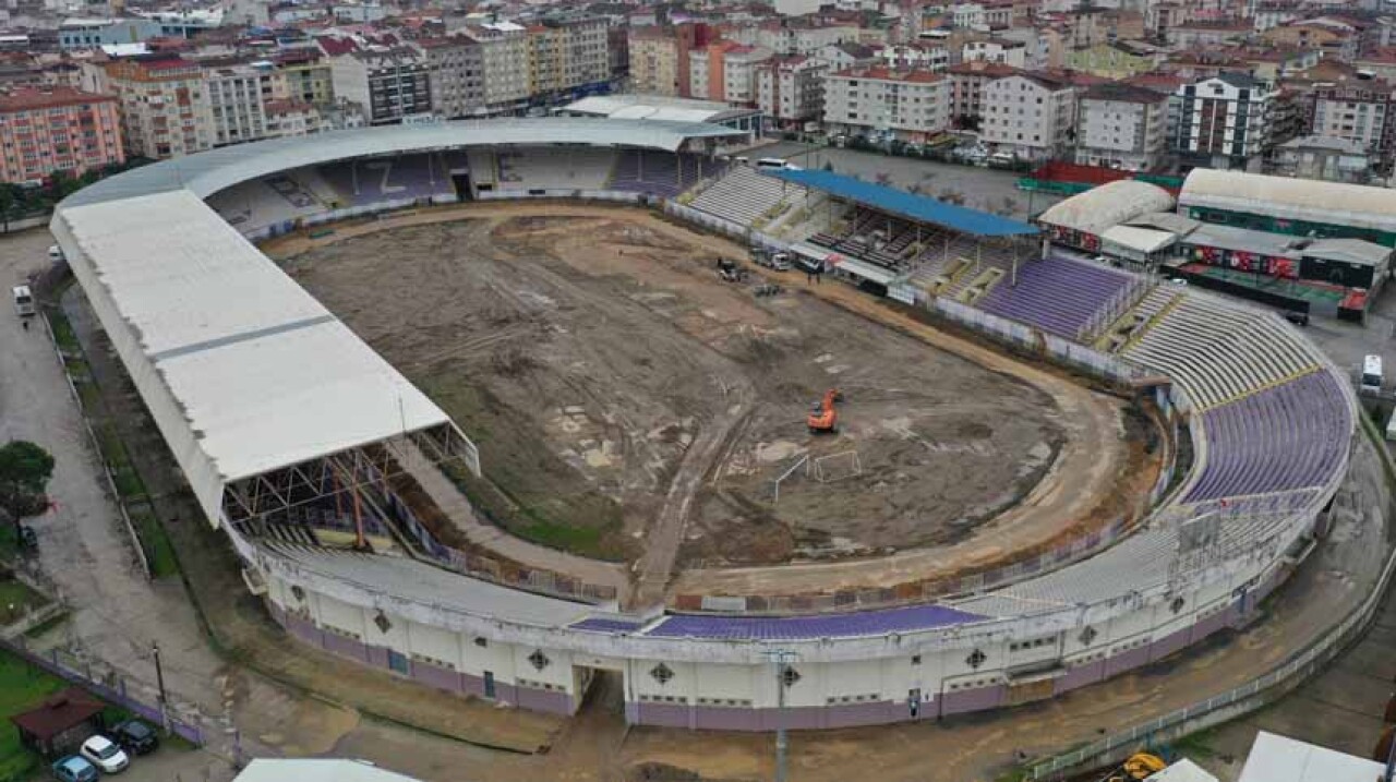 Gebze Stadı’nda zemin hafriyatı kaldırılıyor