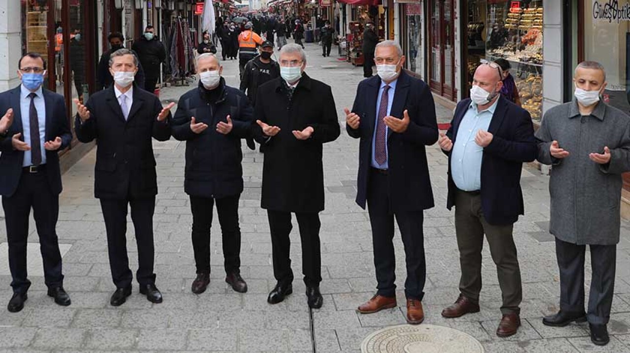 Sakarya'da ilk iş günü dualarla başladı