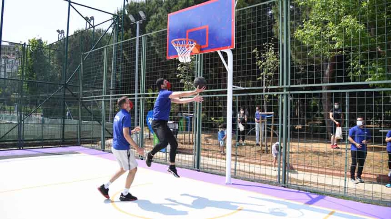 KADIKÖY’DE BASKETBOL SAHALARINA SANATSAL DOKUNUŞ 