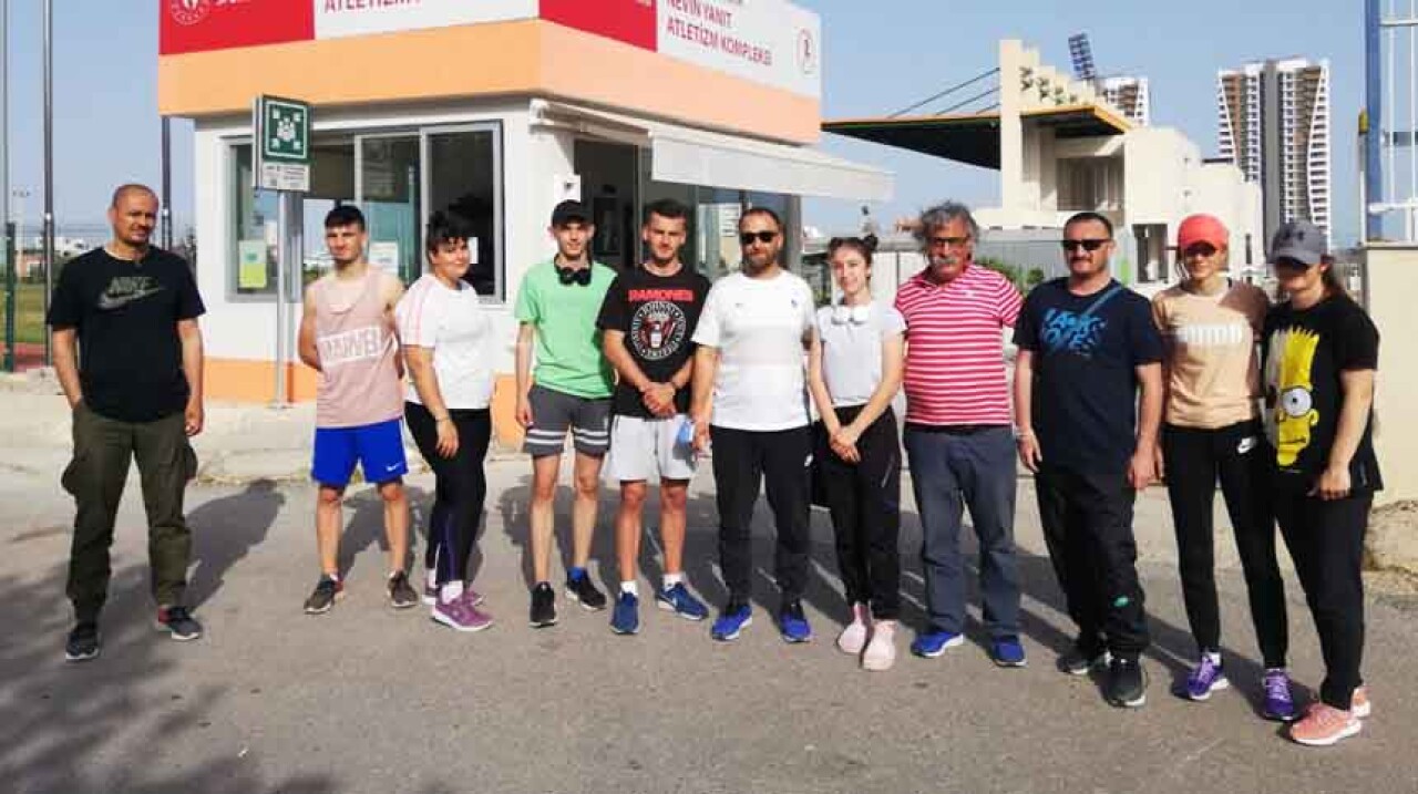 Sakarya Büyükşehirli sporcular Mersin’de madalyaları göğüsledi