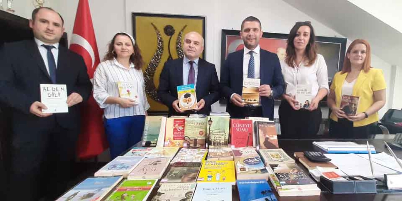 Kadın Konukevleri’ne Kitap Teslimi Yapıldı