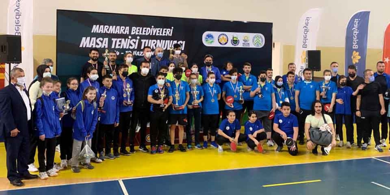 Masa tenisi turnuvasında kazanan Sakaryalı sporcular oldu