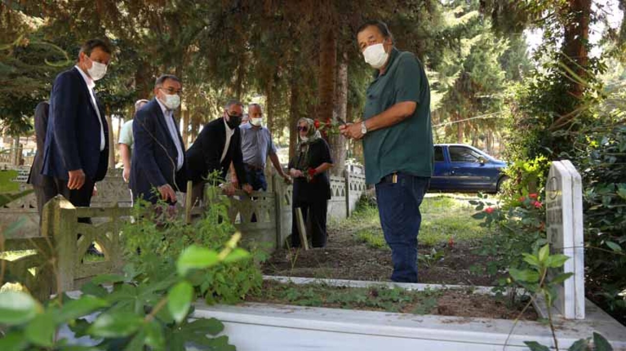 Depremde Hayatını Kaybedenler Serdivan'da Anıldı