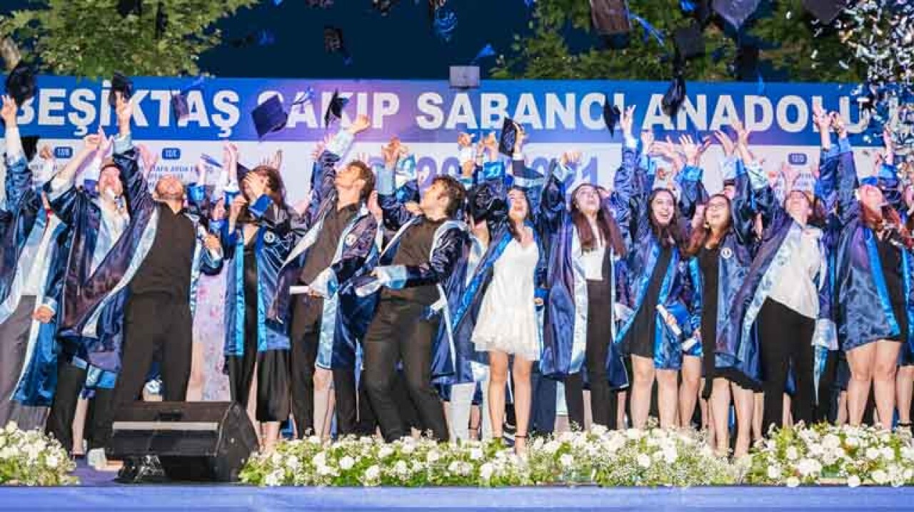 Sakıp Sabancı Anadolu Lisesi'nin gurur tablosu