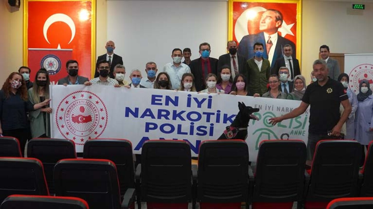 “En İyi Narkotik Polisi Anne Projesi” Kapsamında Eğitim Gerçekleştirildi