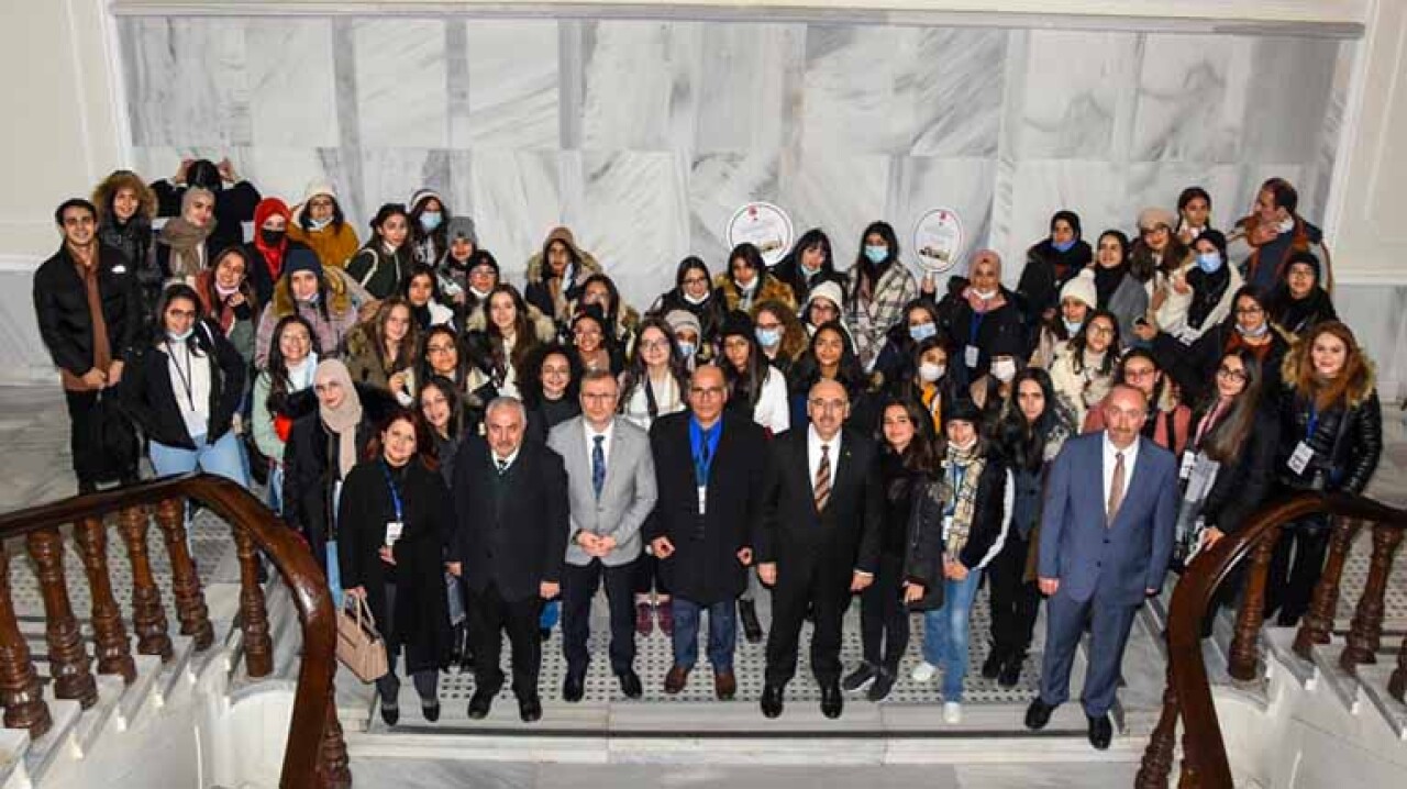 Tunus Öğrenci Heyeti İstanbul Üniversitesi’ni Ziyaret Etti