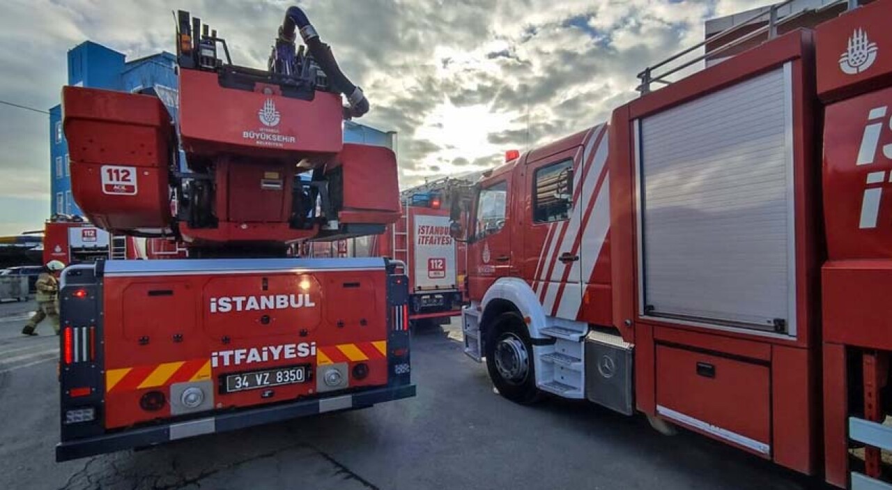 Pendik'te işyeri yangını