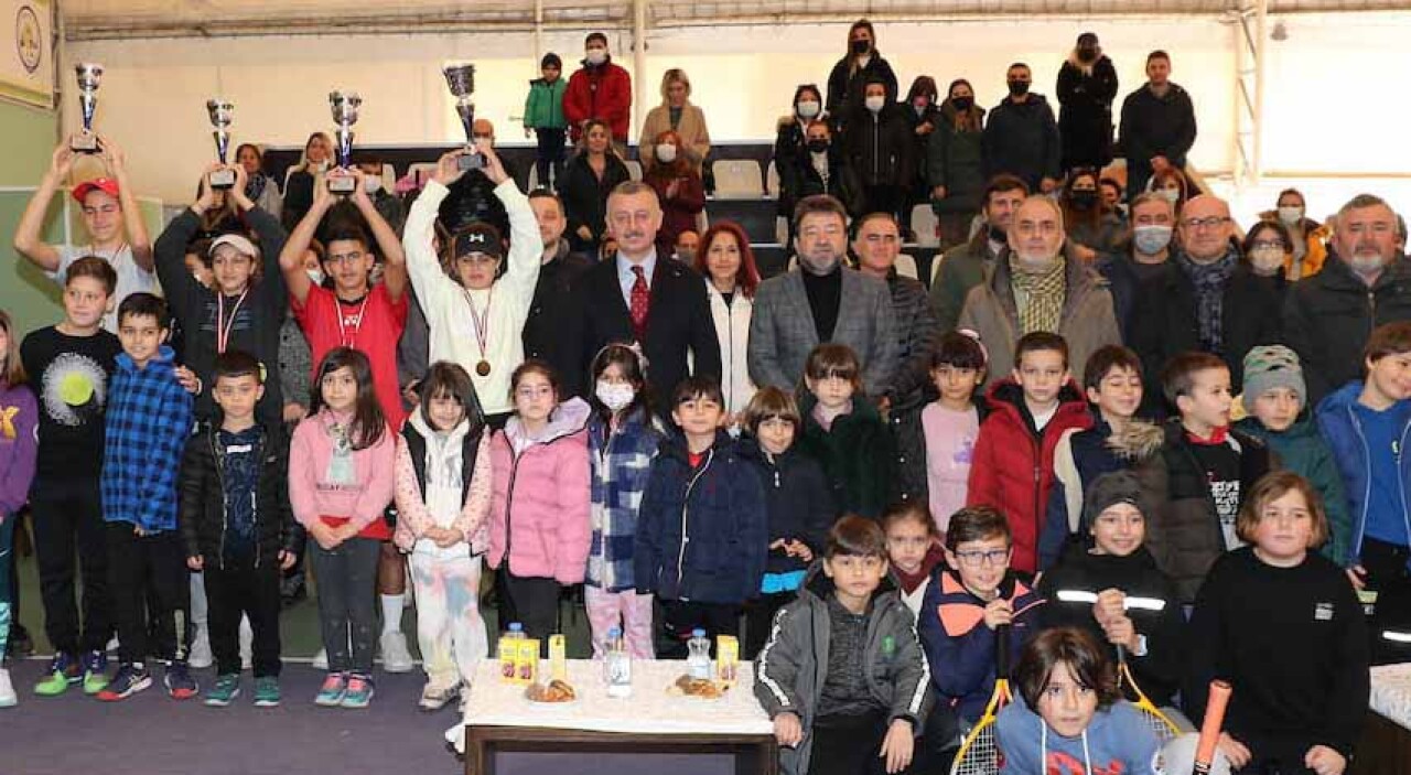 Başkan Büyükakın’dan tenis kortları müjdesi