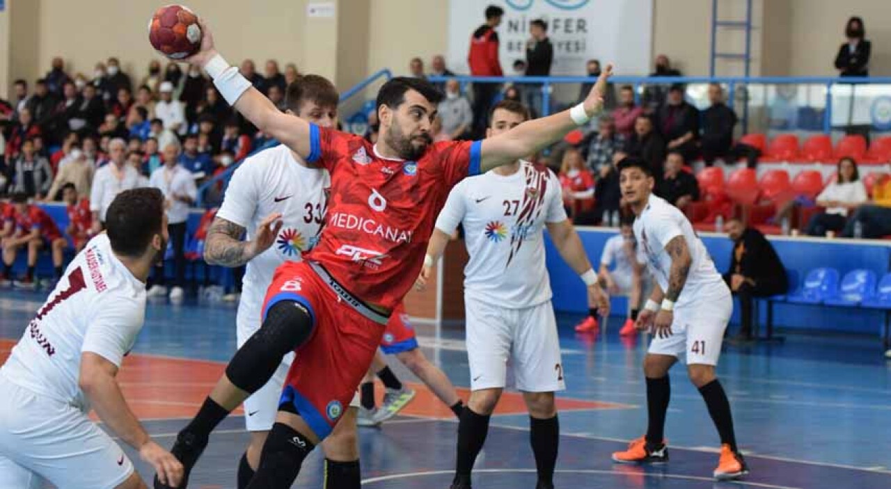 Nilüfer Belediyespor sahadan 14 sayı farkla 38-24 galip ayrıldı