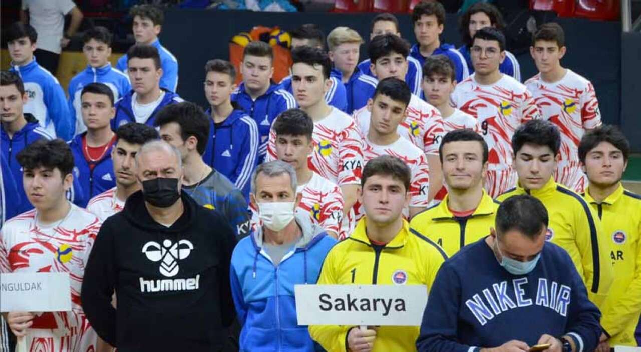 Okullar Arası Gençler Voleybol Müsabakası Başladı