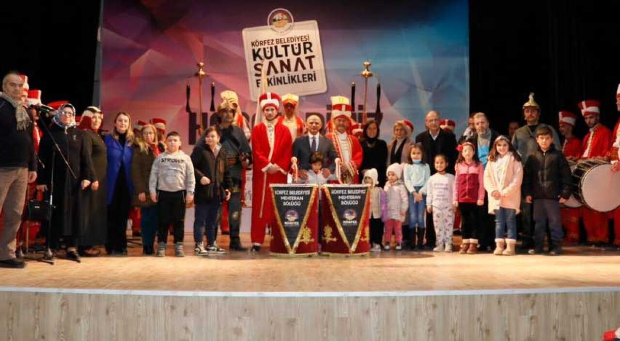 Körfez Belediyesi Mehteran Bölüğü Çanakkale Şehitleri için konser verdi