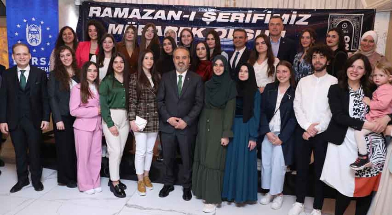 Yüzlerce soydaşımız aynı iftar sofrasında buluştu