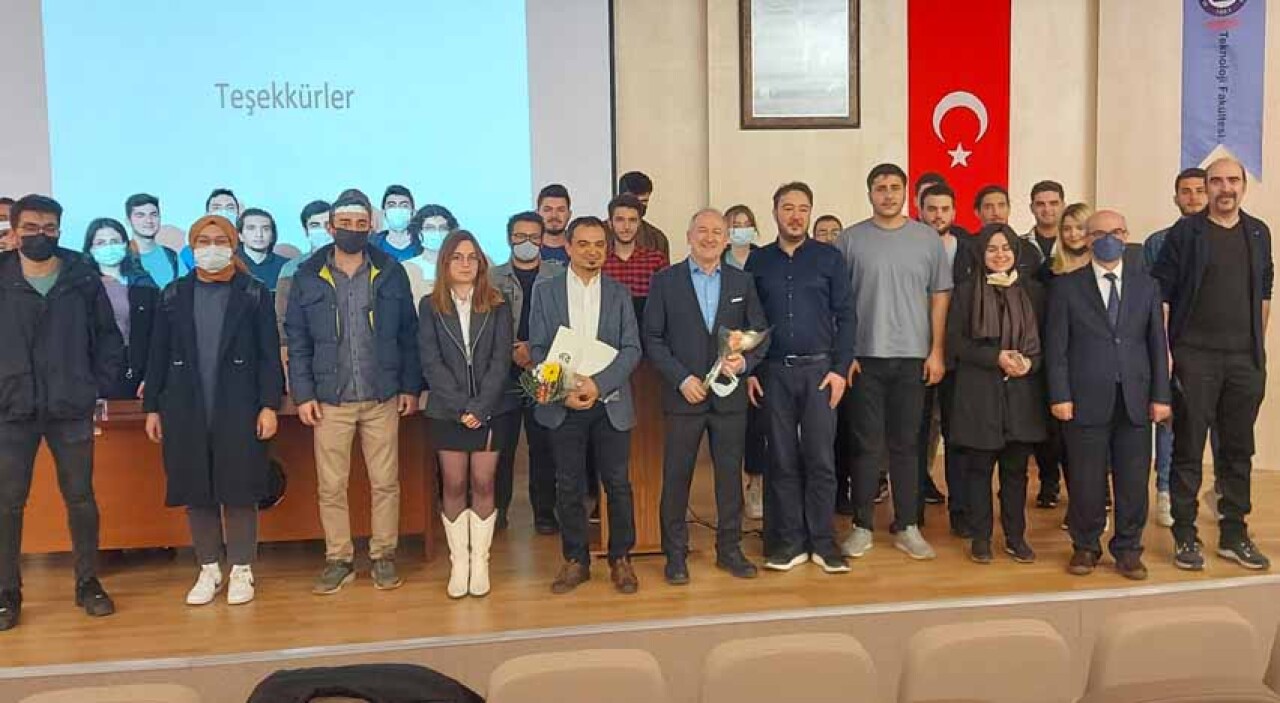 "Elektrikli Araç Yazılımları ve Yapay Zeka" Konferansı Düzenlendi