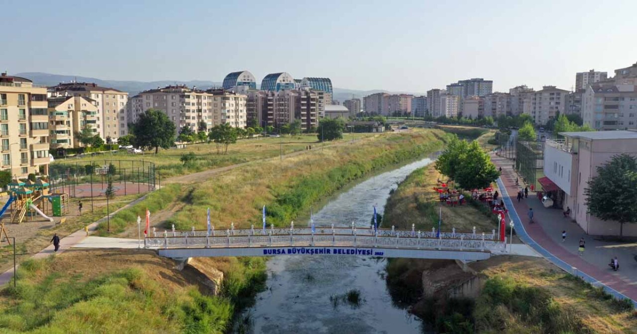 Ayvalıdere’ye estetik yaya köprüleri