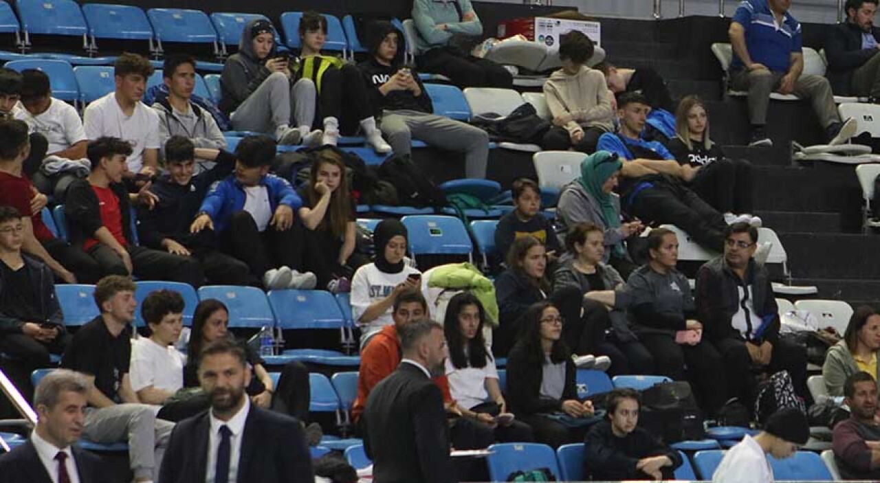 Karate turnuvasında heyecan bugün başladı