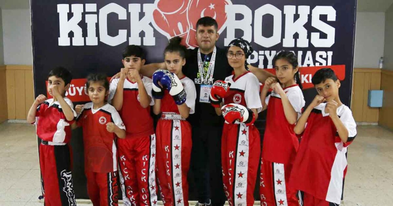 Kick Boks’un şampiyonları Kocaeli’de vitrine çıktı