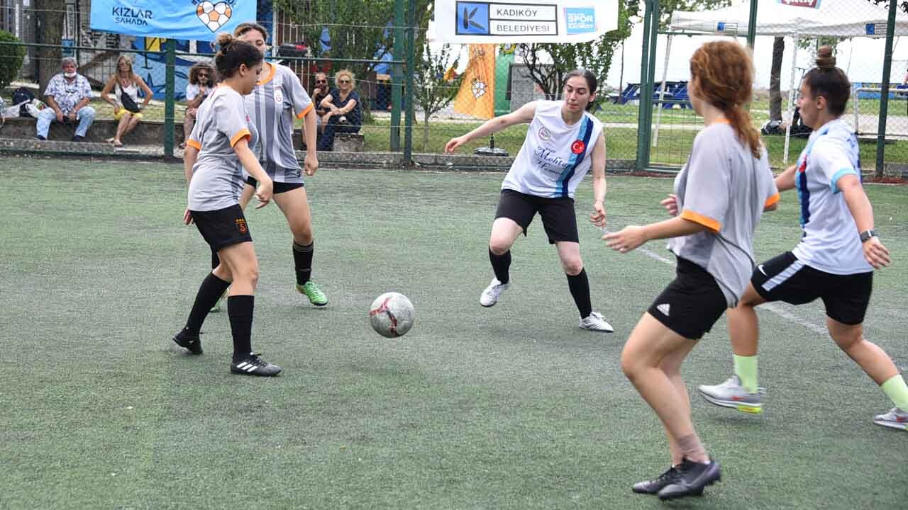 Kadıköy'de Kadınlar Futbolu Heyecanı