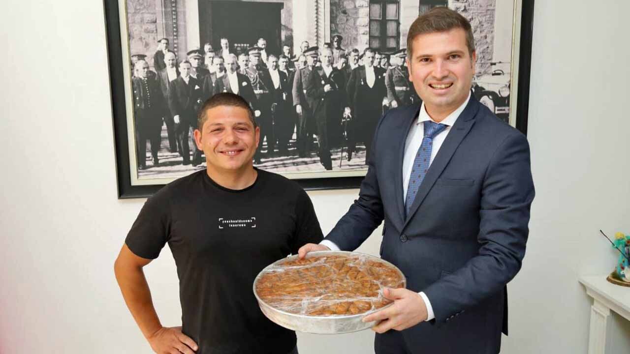 Tayfun Canlı: Edremit’in Zeytinyağlı Baklavasını tanıtacağız!