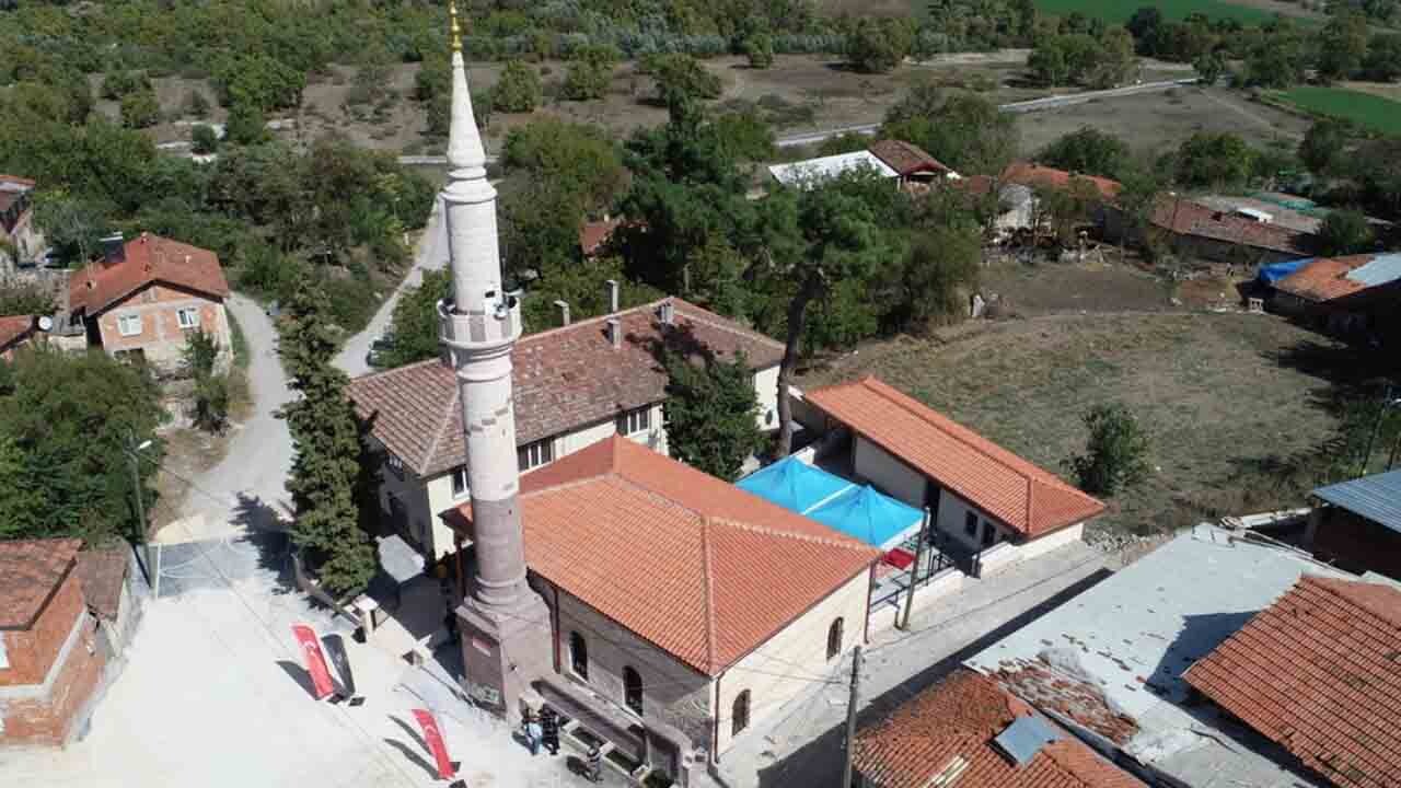 120 yıllık tarihi Ertuğrul Camii yeniden ibadete açıldı