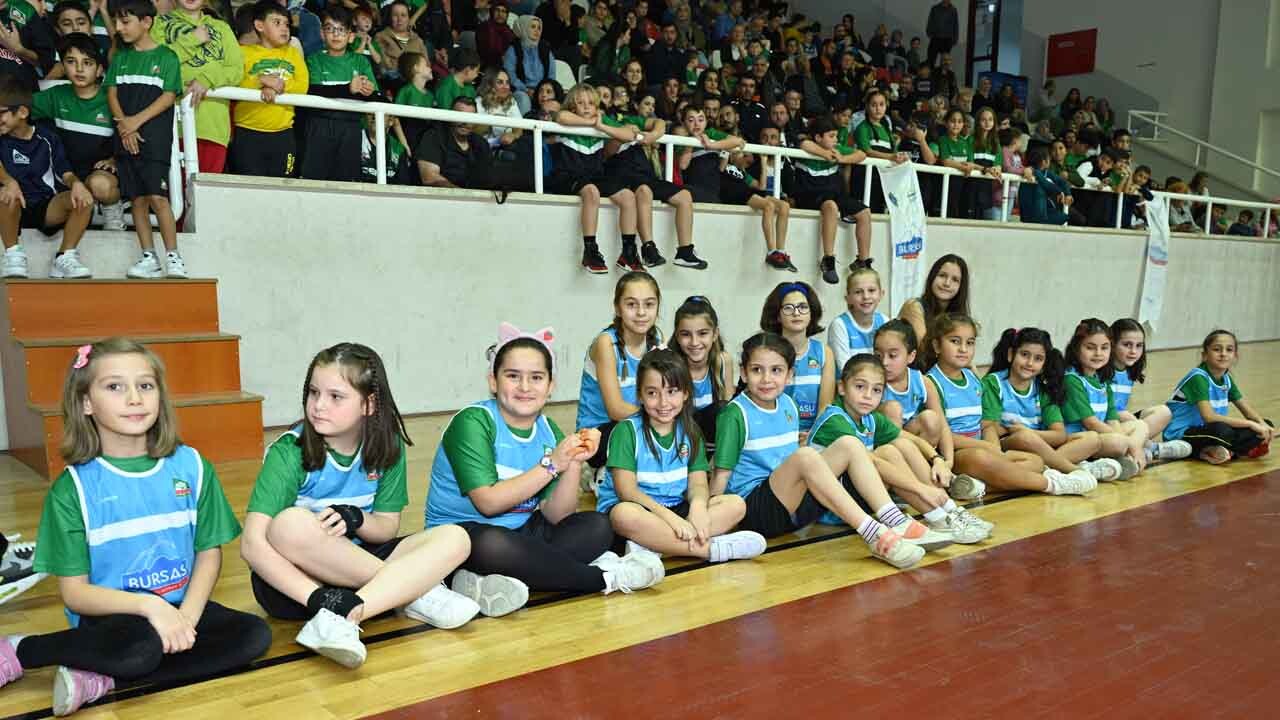 Gemlik Basketbol’a Bursasu desteği