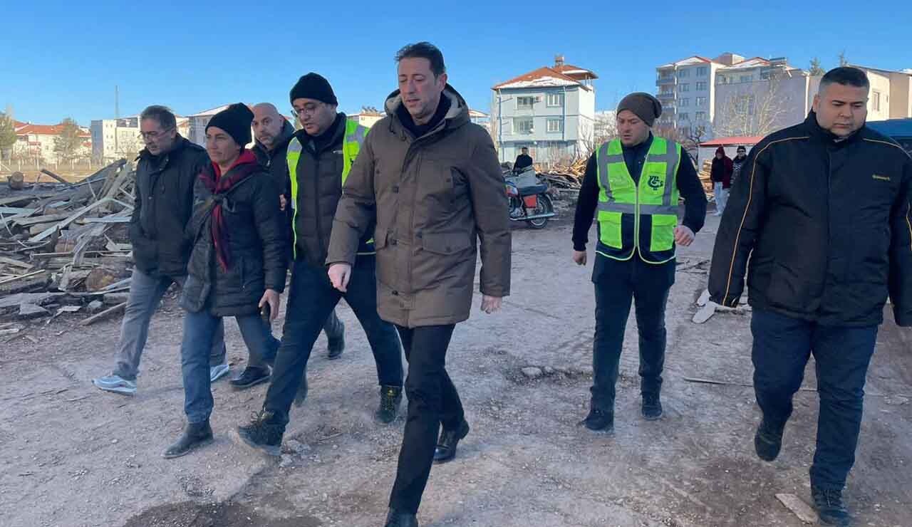 Bandırma Belediyesi, Adıyaman’da 150 Adet Büyük Boy Çadır Kurdu