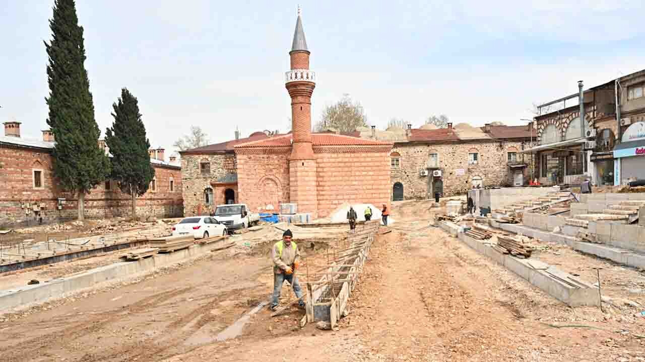 Bursa'nın Hanlar Bölgesi Çarşıbaşı Kentsel Dönüşüm Projesi'nde Geri Sayım Başladı