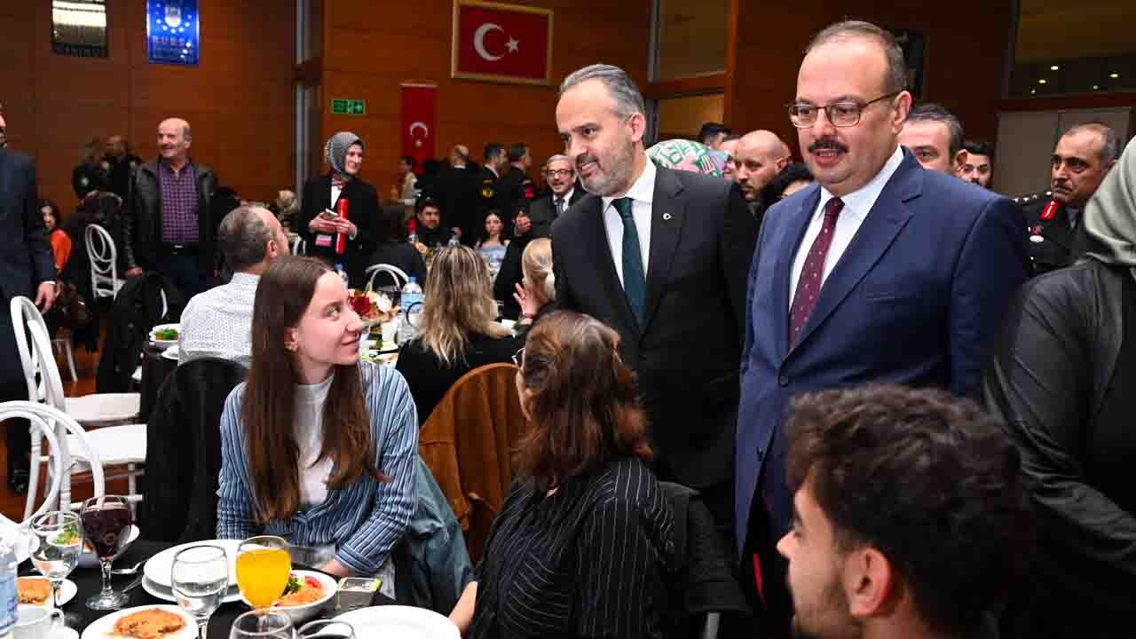 Bursa‘da Düzenlenen İftar Programında Şehit Aileleri ve Gaziler Bir Araya Geldi