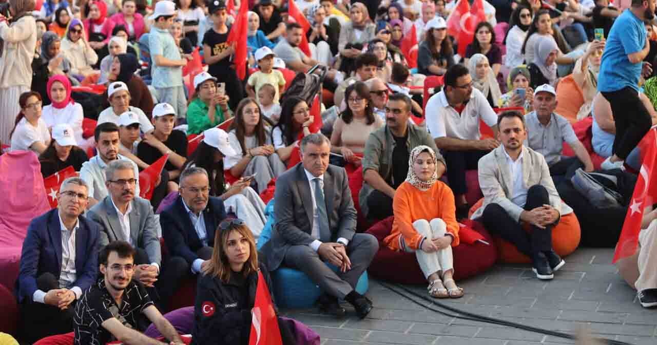 'Bu Gençler Oldukça, Türk Milleti Oldukça, Kimse Bize Boyun Eğdiremez'