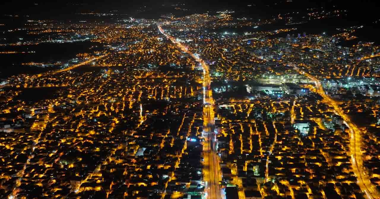 Ankara yolunda gece mesaisi sürüyor