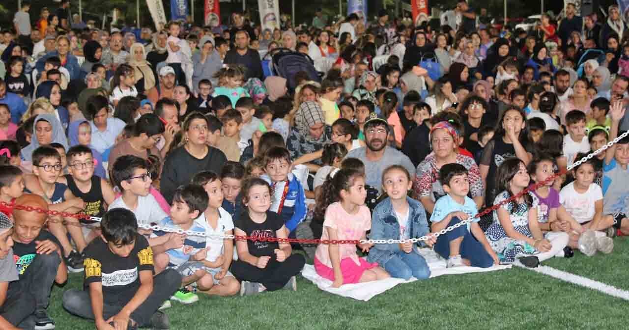 Körfezli çocuklar ‘Galaktik Tayfa’ ile eğlendi