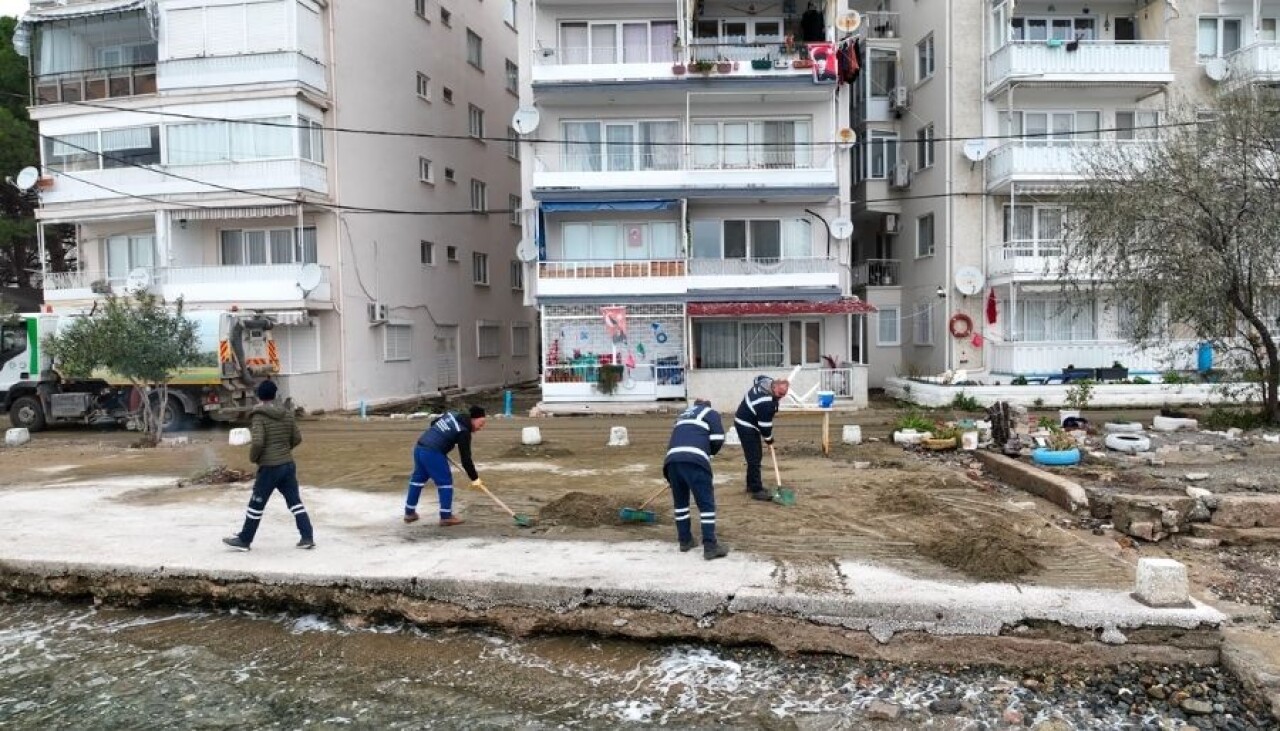 Bursa sahillerinde fırtına mesaisi